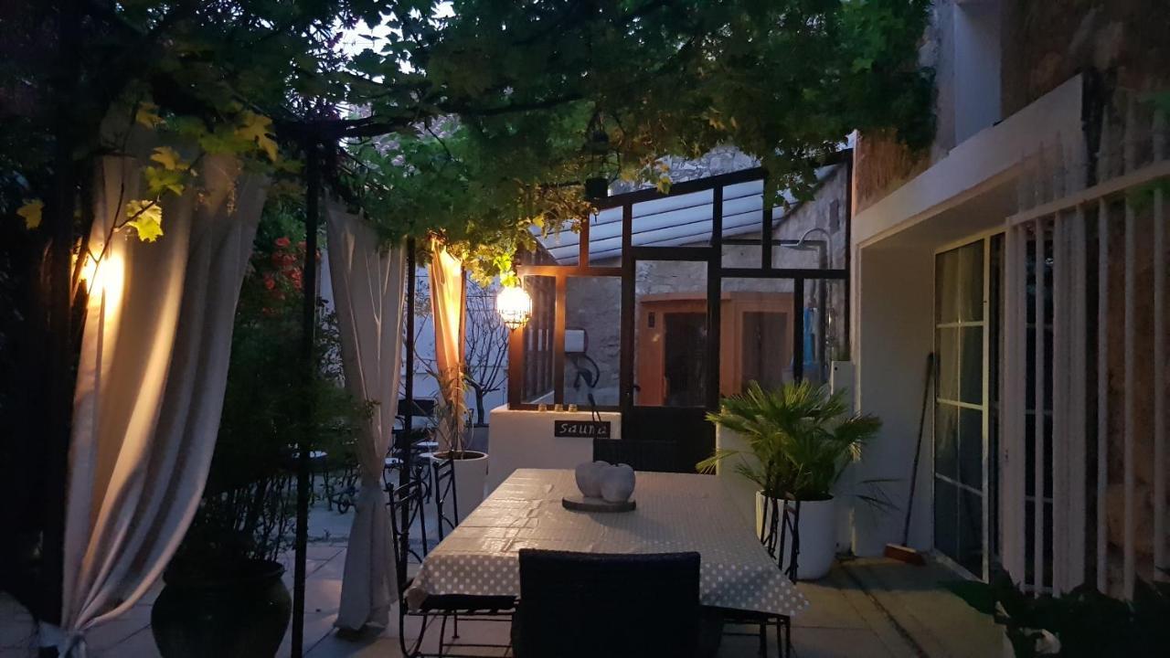 Bed and Breakfast La Demeure Du Pressoir Cuxac-dʼAude Exterior foto