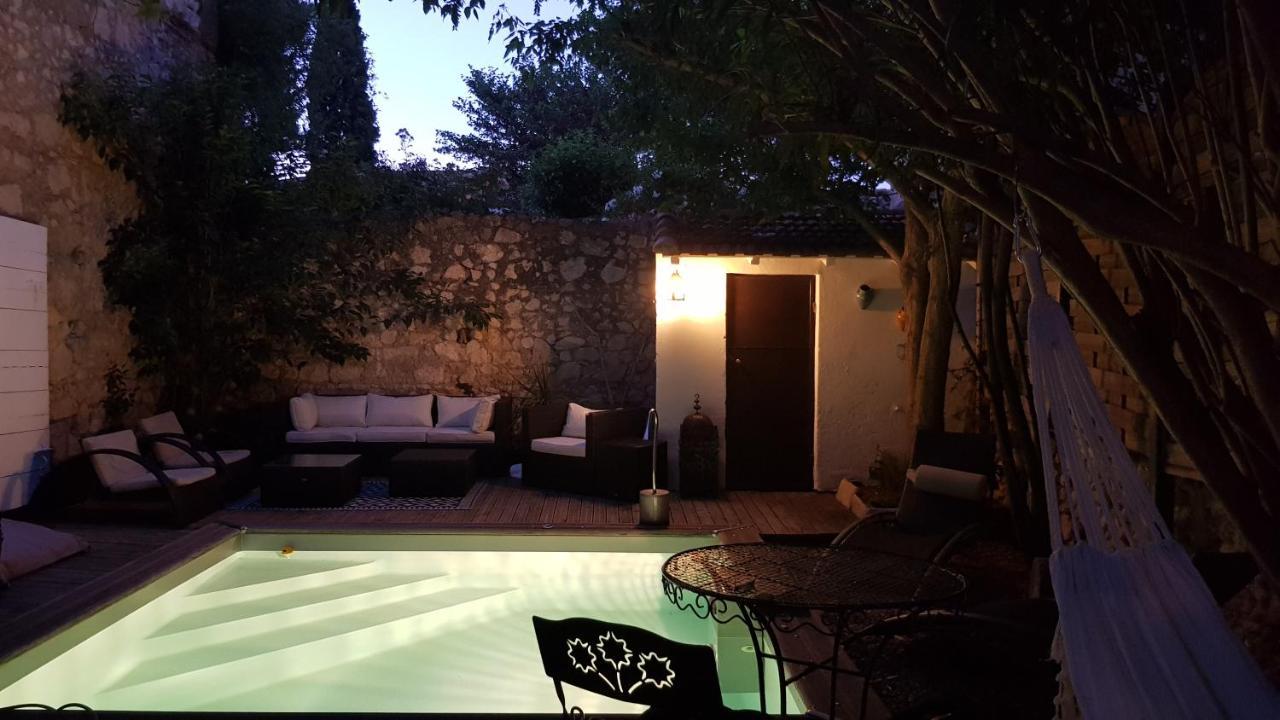 Bed and Breakfast La Demeure Du Pressoir Cuxac-dʼAude Exterior foto